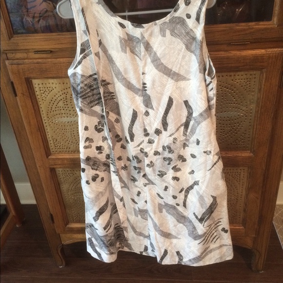 Blair House Dress - Picture 2 of 2